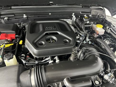 Certified 2025 Jeep Wrangler Sahara image 34