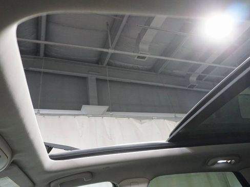 Used 2017 Cadillac XT5 Luxury w/ Driver Awareness Package image 18