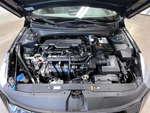 Used 2022 Hyundai Elantra SEL image 26