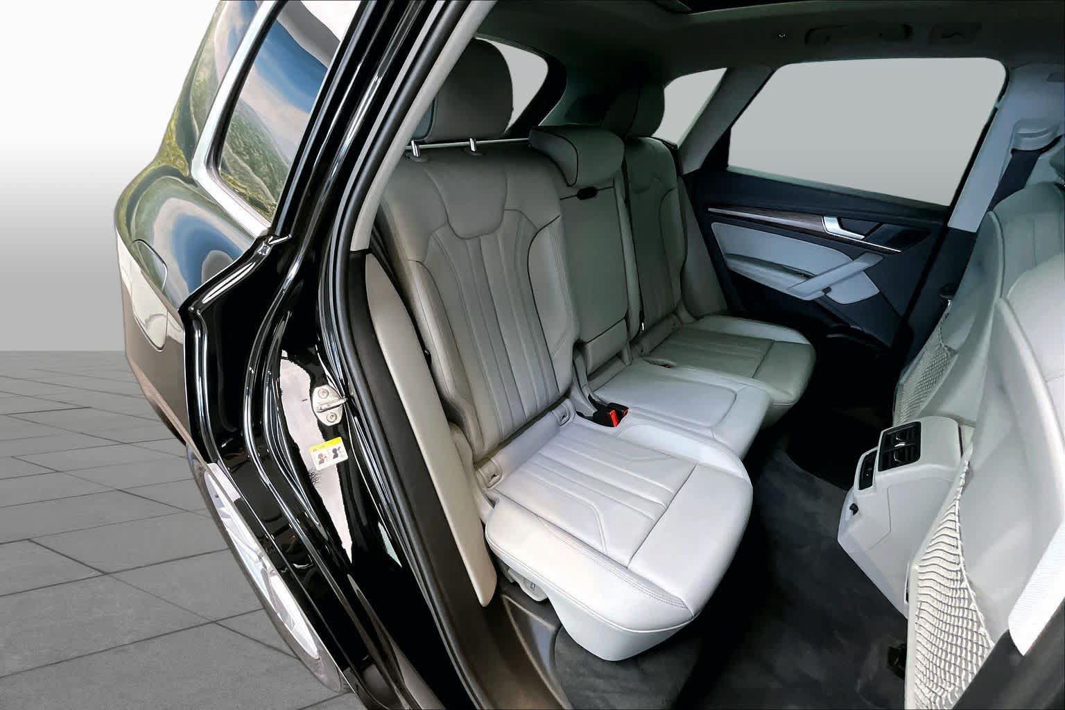 Certified 2025 Audi Q5 e Premium Plus w/ Premium Plus Package AWD/4WD image 20