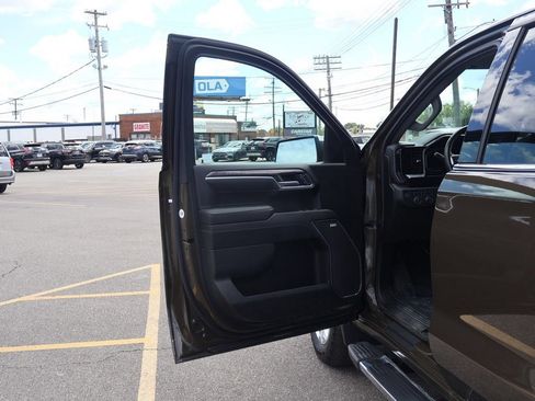 Used 2023 Chevrolet Silverado 1500 LTZ AWD/4WD image 20