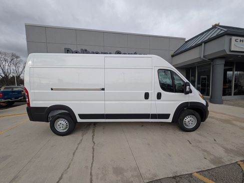 New 2026 RAM ProMaster 2500 w/ Convenience Group image 4