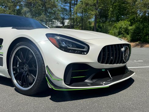 Used 2020 Mercedes-Benz AMG GT R image 17
