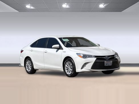 Used 2017 Toyota Camry LE FWD image 6