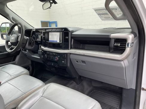 Used 2023 Ford F250 XL w/ Snow Plow/Camper Package AWD/4WD image 23