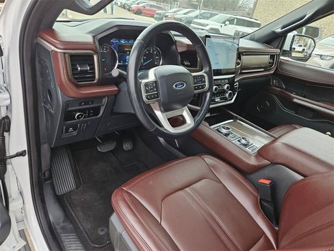 Used 2024 Ford Expedition Limited image 13