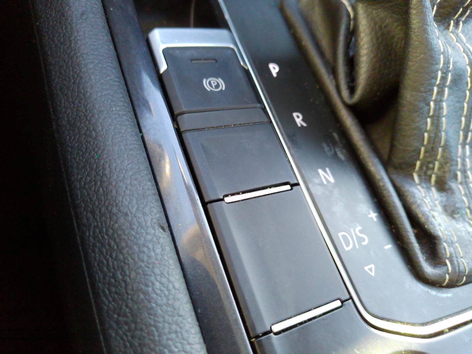 Used 2021 Volkswagen Tiguan SEL AWD/4WD image 23