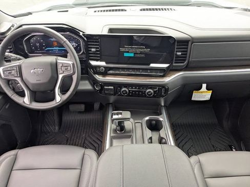 Used 2026 Chevrolet Silverado 1500 LT Trail Boss w/ Convenience Package II AWD/4WD image 15