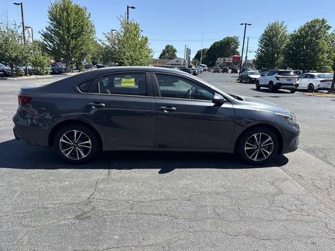 Used 2024 Kia Forte LXS FWD image 7