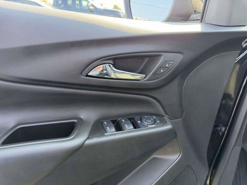 Certified 2024 Chevrolet Equinox LT FWD image 17