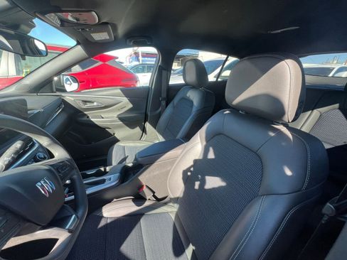Used 2025 Buick Envista Preferred FWD image 36