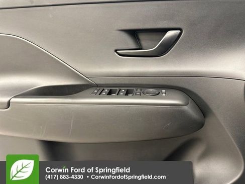 Used 2025 Hyundai Kona SEL image 27