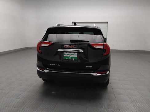 Used 2024 GMC Terrain SLT image 7