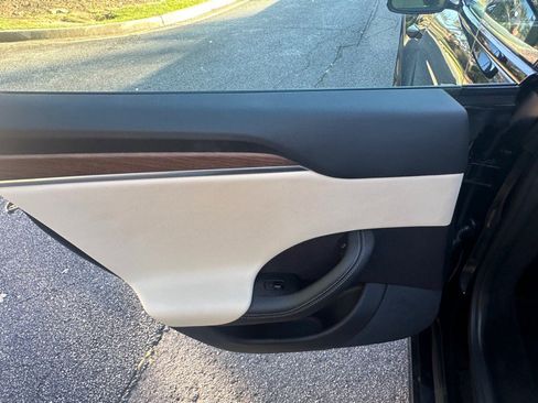 Used 2022 Tesla Model S AWD image 65