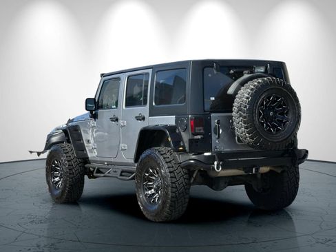 Used 2013 Jeep Wrangler Unlimited Rubicon w/ Connectivity Group AWD/4WD image 6