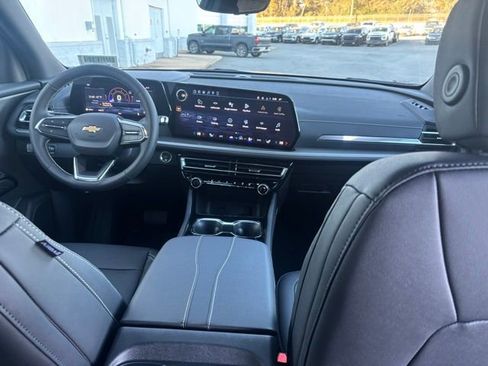 New 2026 Chevrolet Traverse LT w/ Sun and Wheel Package AWD/4WD image 19