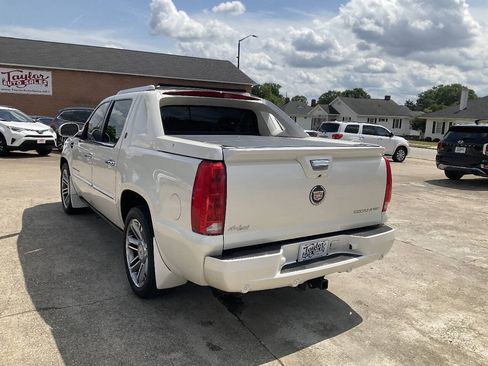 Used 2013 Cadillac Escalade EXT Premium AWD/4WD image 5
