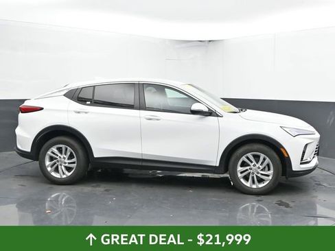 Used 2025 Buick Envista Preferred image 13