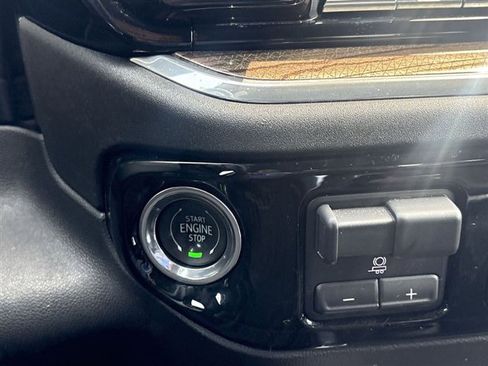 Used 2023 Chevrolet Silverado 1500 RST AWD/4WD image 17