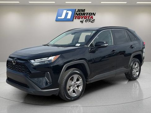 Used 2025 Toyota RAV4 XLE AWD/4WD image 1