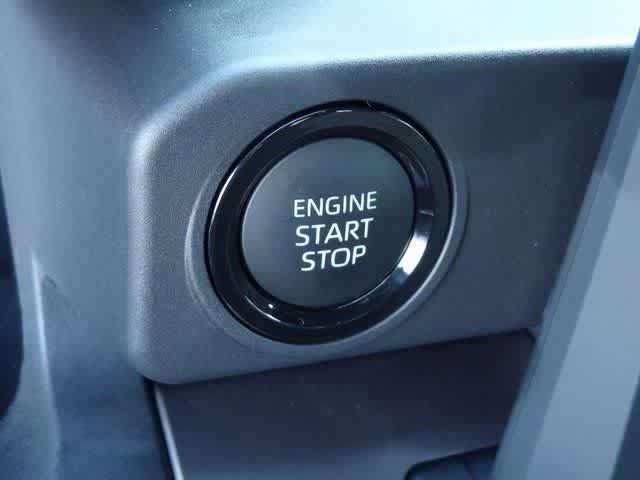 Used 2025 Toyota Tacoma SR5 AWD/4WD image 15