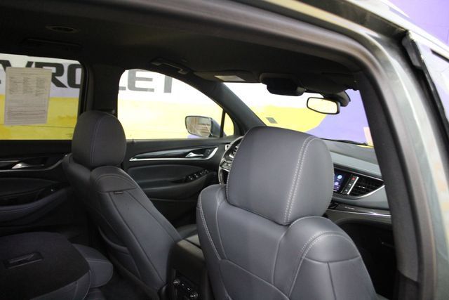 Used 2023 Buick Enclave Essence AWD/4WD image 12