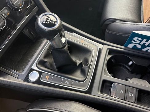 Used 2018 Volkswagen Golf R 4-Door image 27