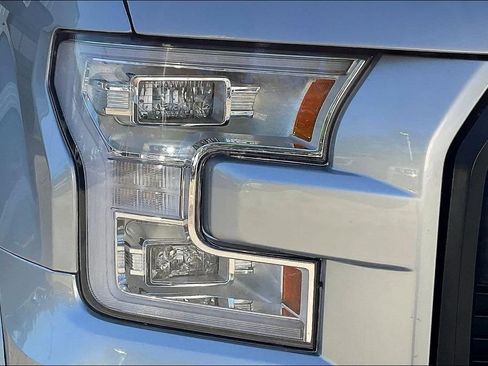 Used 2017 Ford F150 Lariat w/ Equipment Group 502A Luxury AWD/4WD image 32