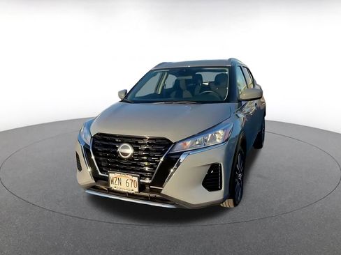 Used 2024 Nissan Kicks SV FWD image 7