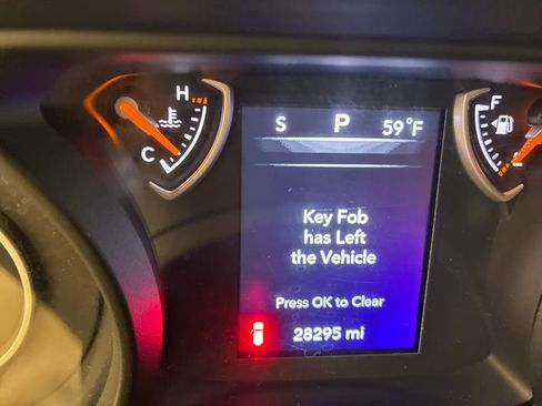 Used 2025 Jeep Wrangler Sport S AWD/4WD image 17