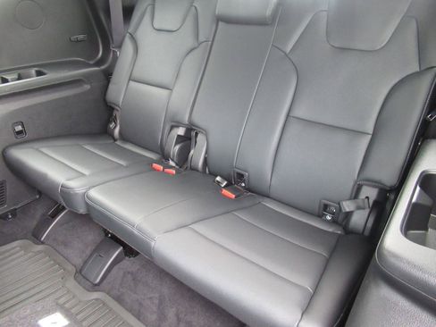 Used 2024 Kia Telluride EX w/ EX Captain's Chair Package FWD image 39