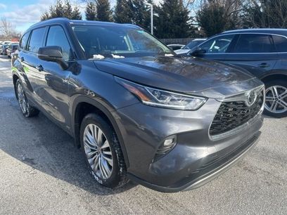 Used 2025 Toyota Highlander Platinum