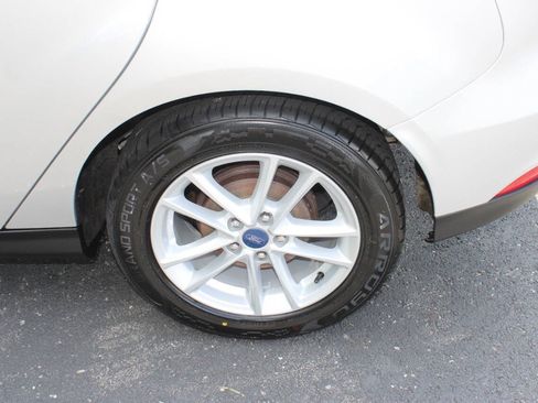 Used 2018 Ford Focus SE FWD image 6