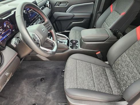 Used 2024 Chevrolet Colorado Z71 w/ Z71 Convenience Package 2 image 18