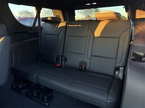 New 2026 Chevrolet Suburban High Country image 28