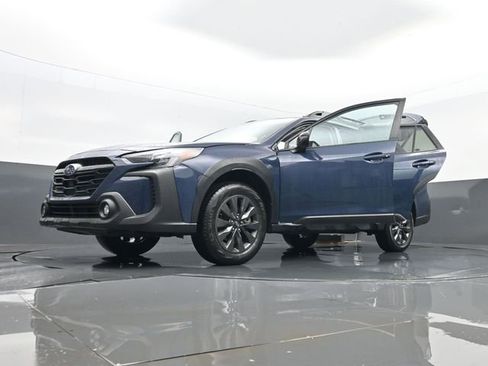 Used 2025 Subaru Outback Onyx Edition image 34