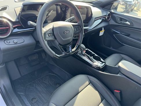 New 2026 Chevrolet Trax RS w/ Sunroof Package image 10