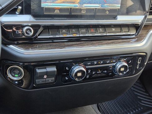 New 2025 GMC Sierra 1500 SLE w/ Preferred Package image 30