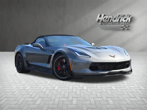 Used 2015 Chevrolet Corvette Z06 w/ 3LZ Preferred Equipment Group RWD image 2