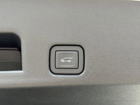 New 2026 Chevrolet Traverse LT w/ Midnight/Sport Edition FWD image 16