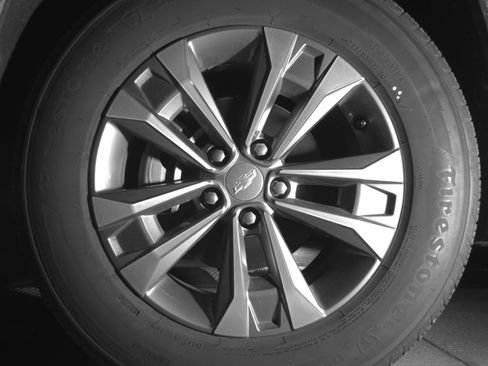 Used 2025 Chevrolet Equinox LT FWD image 12