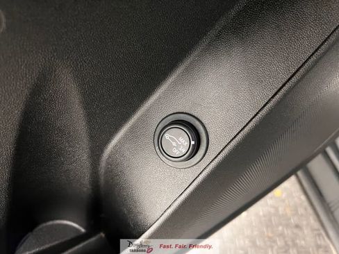 Used 2022 Chevrolet Equinox LT FWD image 24
