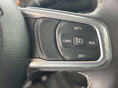 Used 2023 Jeep Wrangler Unlimited Sahara AWD/4WD image 29