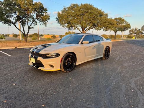 Used 2021 Dodge Charger R/T w/ Plus Group image 2