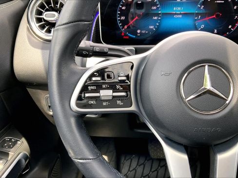 Certified 2021 Mercedes-Benz GLB 250 4MATIC image 24