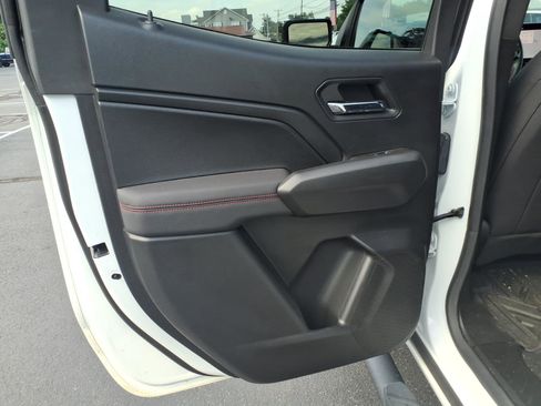 Used 2025 Chevrolet Colorado Z71 AWD/4WD image 18