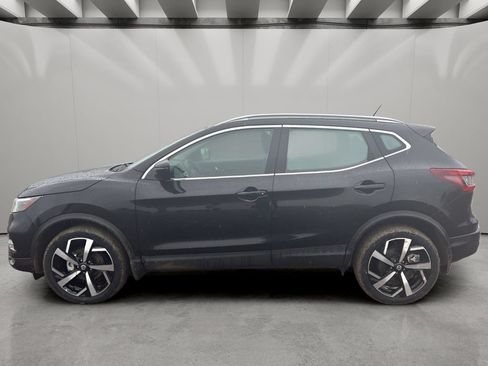 Used 2022 Nissan Rogue Sport SL w/ Premium Package AWD/4WD image 2