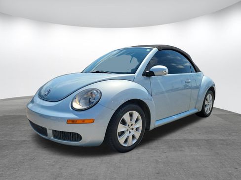 Used 2010 Volkswagen Beetle Convertible FWD image 16