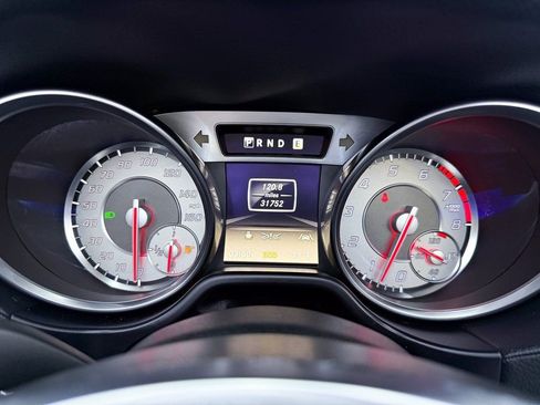 Used 2013 Mercedes-Benz SL 550 w/ Premium Pkg image 24
