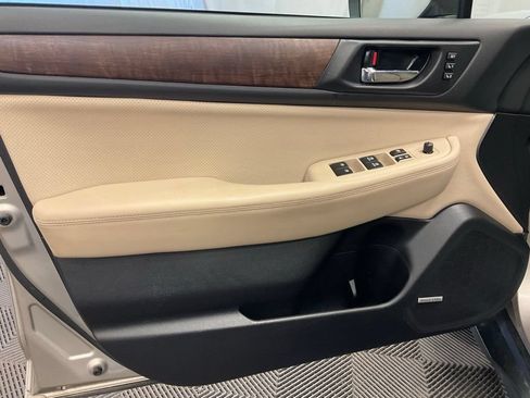 Used 2016 Subaru Outback 2.5i Limited AWD/4WD image 12